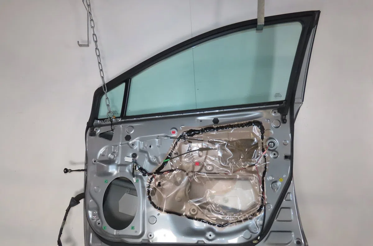 Porte avant droite Toyota AVENSIS A trois volumes (_T27_) 2.2 d-4d (adt271_) (2008-2018) occasion