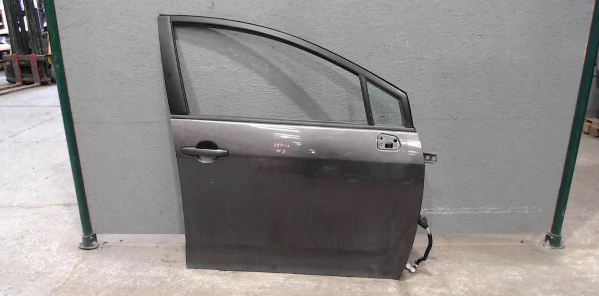Porte avant droite TOYOTA COROLLA VERSO 2  COROLLA VERSO 2 PHASE 2 occasion