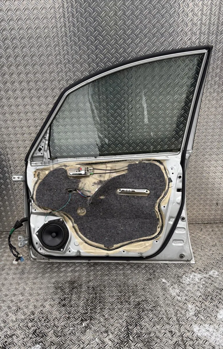 Porte avant droite Toyota COROLLA Verso (_E12_) 1.6 vvt-i (zze121_) (2001-2004) occasion