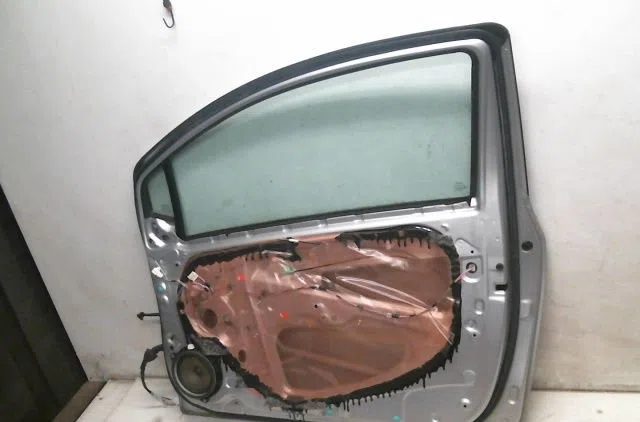 Porte avant droite Toyota YARIS (_P9_) 1.0 vvt-i (ksp90_) (2005-2011) 5 portes occasion
