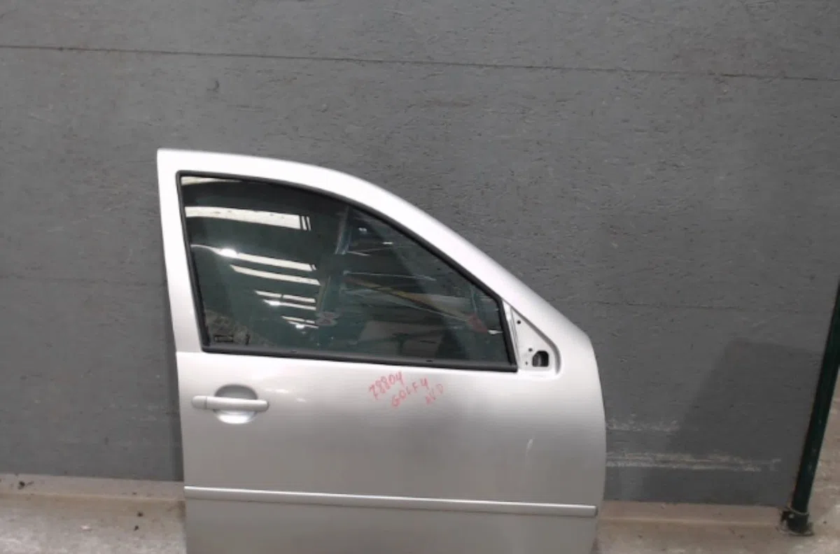 Porte avant droite Volkswagen GOLF IV (1J1) 1.9 tdi 4motion (2000-2005) occasion