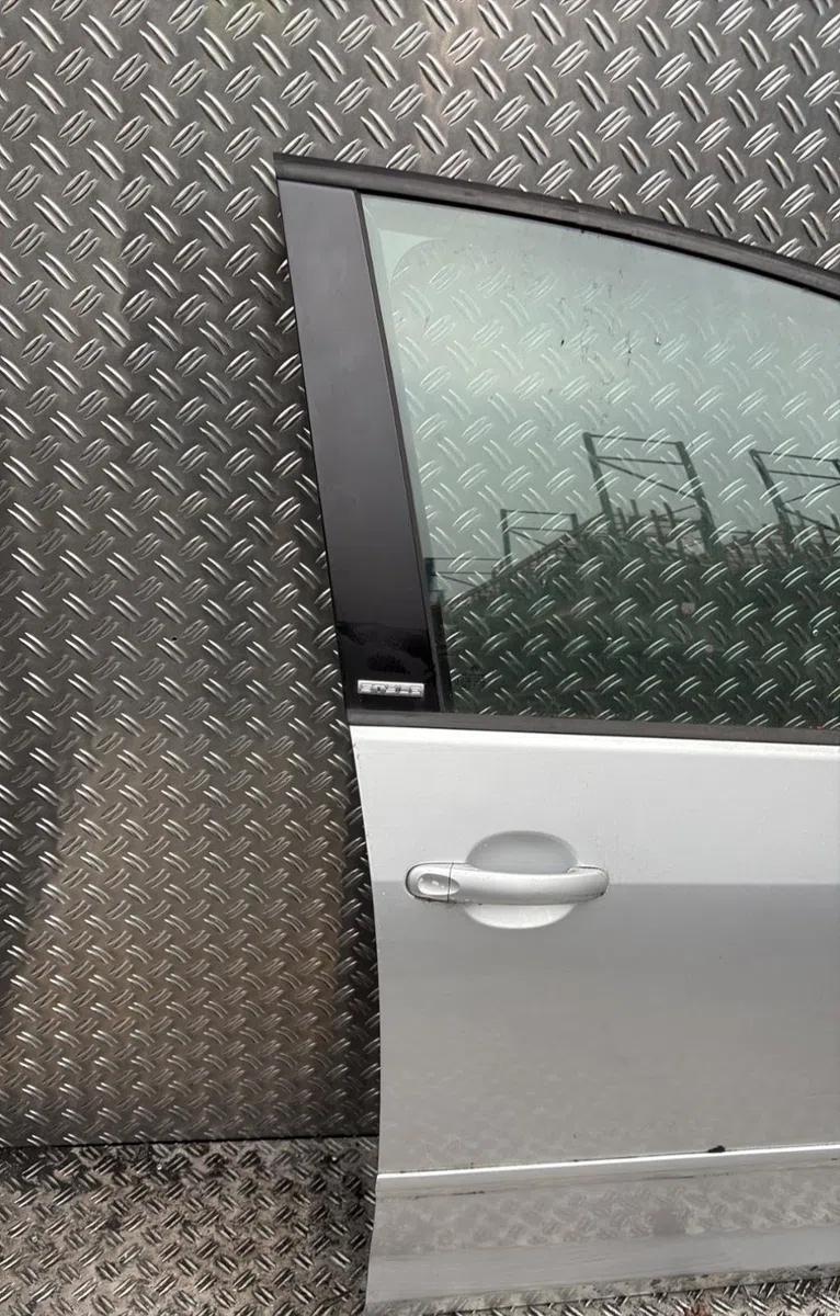Porte avant droite Volkswagen GOLF PLUS V (5M1, 521) 1.6 tdi (2009-2013) occasion