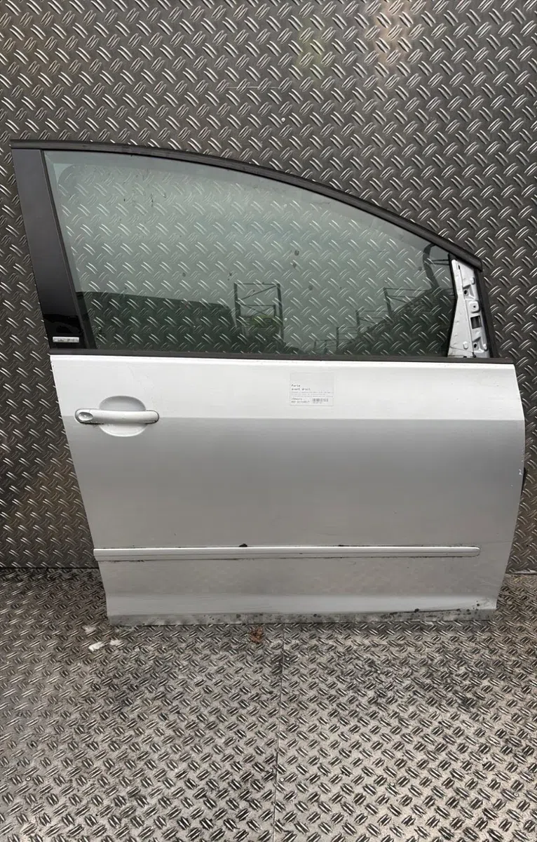 Porte avant droite Volkswagen GOLF PLUS V (5M1, 521) 1.6 tdi (2009-2013) occasion