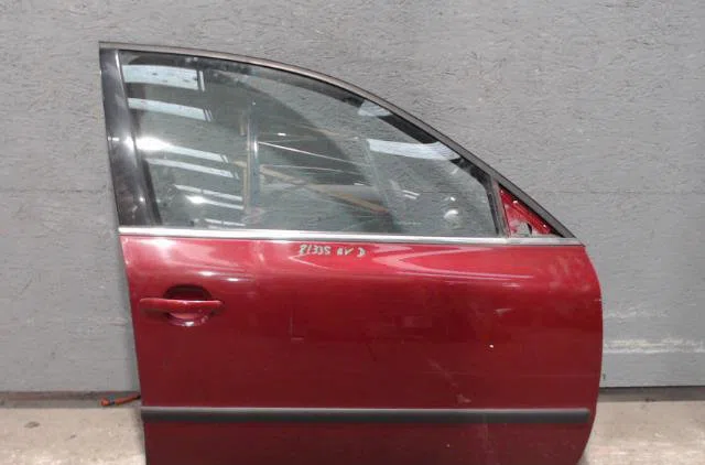 Porte avant droite VOLKSWAGEN PASSAT 4  PASSAT 4 PHASE 2 BREAK occasion