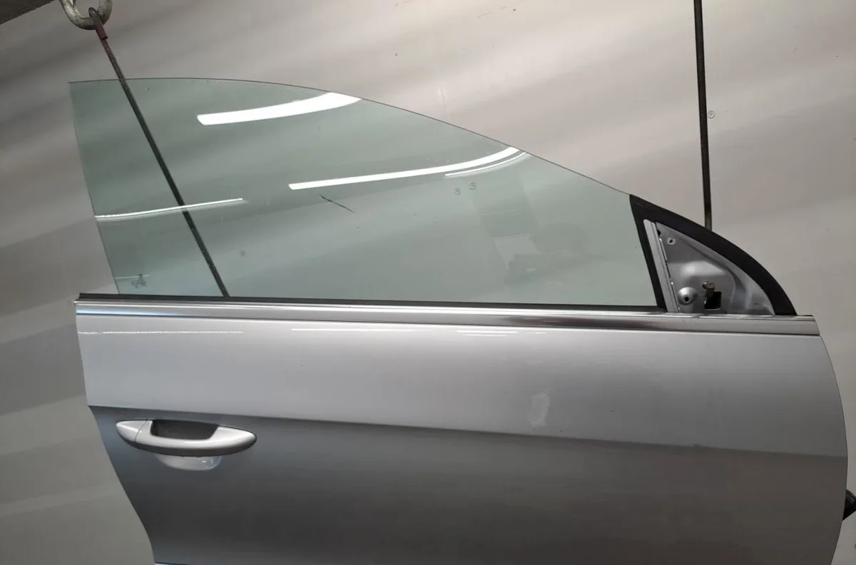 Porte avant droite VOLKSWAGEN PASSAT 6 occasion