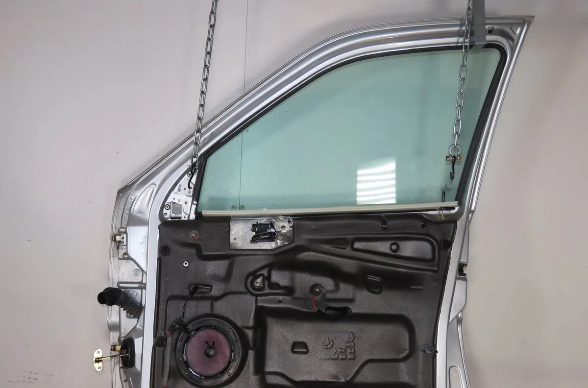 Porte avant droite Volkswagen POLO (6N2) 1.4 16v (1999-2001) occasion