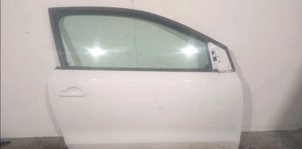 Porte avant droite Volkswagen POLO V (6R1, 6C1) 1.0 (2014) occasion