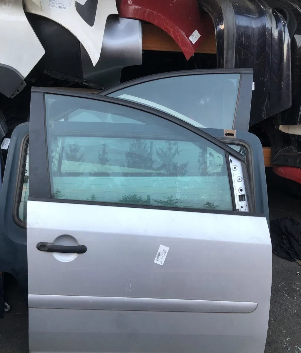 Porte avant droite Volkswagen TOURAN (1T1, 1T2) 1.9 tdi (2003-2004) 5 portes occasion