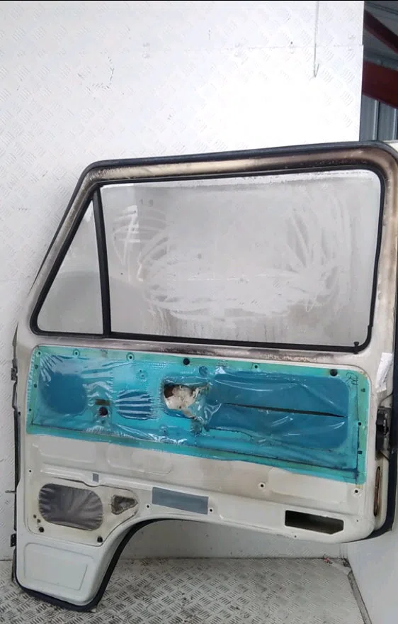 Porte avant droite Volkswagen TRANSPORTER III Camionnette 1.6 d (1981-1987) occasion