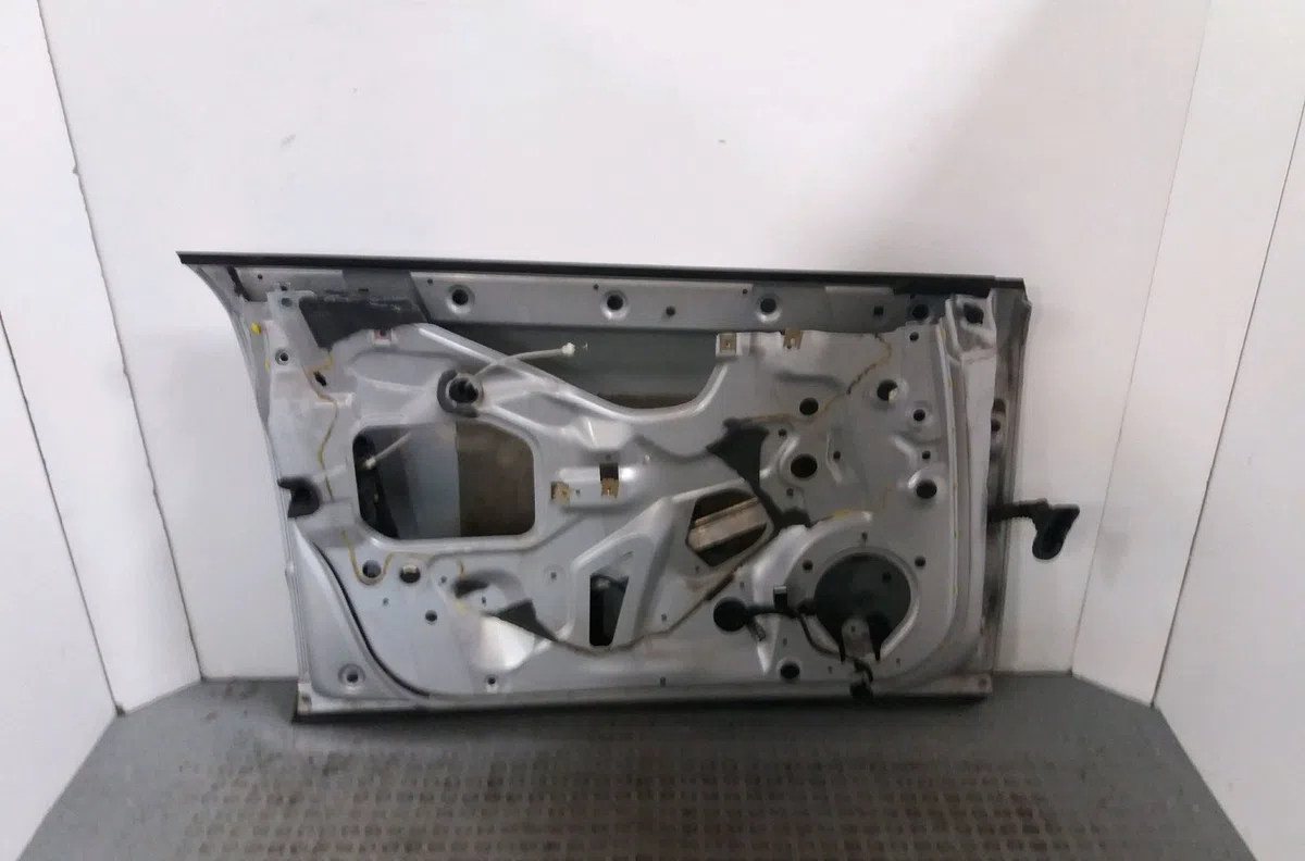 Porte avant gauche Audi A4 B6 (8E2) 1.9 tdi (2000-2004) 4 portes occasion