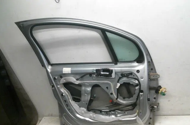 Porte avant gauche Citroën C3 II (SC_) 1.4 hdi 70 (sc8hzc, sc8hr0, sc8hp4) (2009) 5 portes occasion