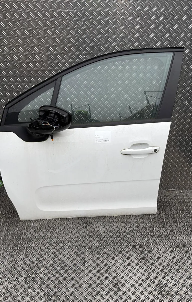 Porte avant gauche Citroen C3 III (SX) 1.2 vti 82 (2016) occasion