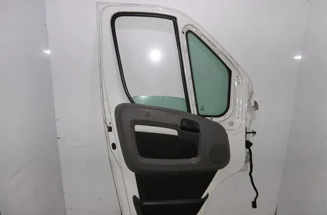 Porte avant gauche CITROEN JUMPER 2010 occasion