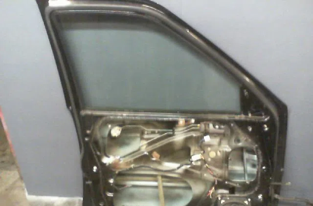 Porte avant gauche FORD MAVERICK 1994 occasion
