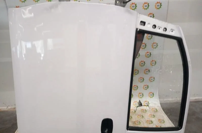 Porte avant gauche HYUNDAI H1 1 STAREX PHASE 1 occasion