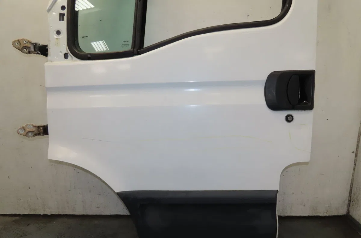 Porte avant gauche Iveco DAILY III Camionnette 35 s 13 v,35 c 13 v (1999-2007) occasion