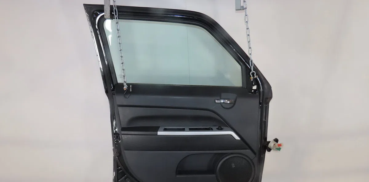 Porte avant gauche Jeep PATRIOT (MK74) 2.0 crd 4x4 (2007-2017) occasion