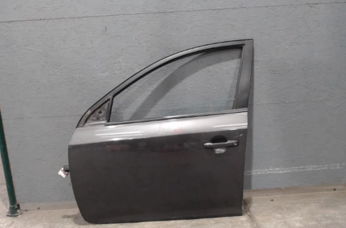 Porte avant gauche Kia CEE'D 3-5 portes (ED) 1.6 crdi 90 (2006-2012) occasion