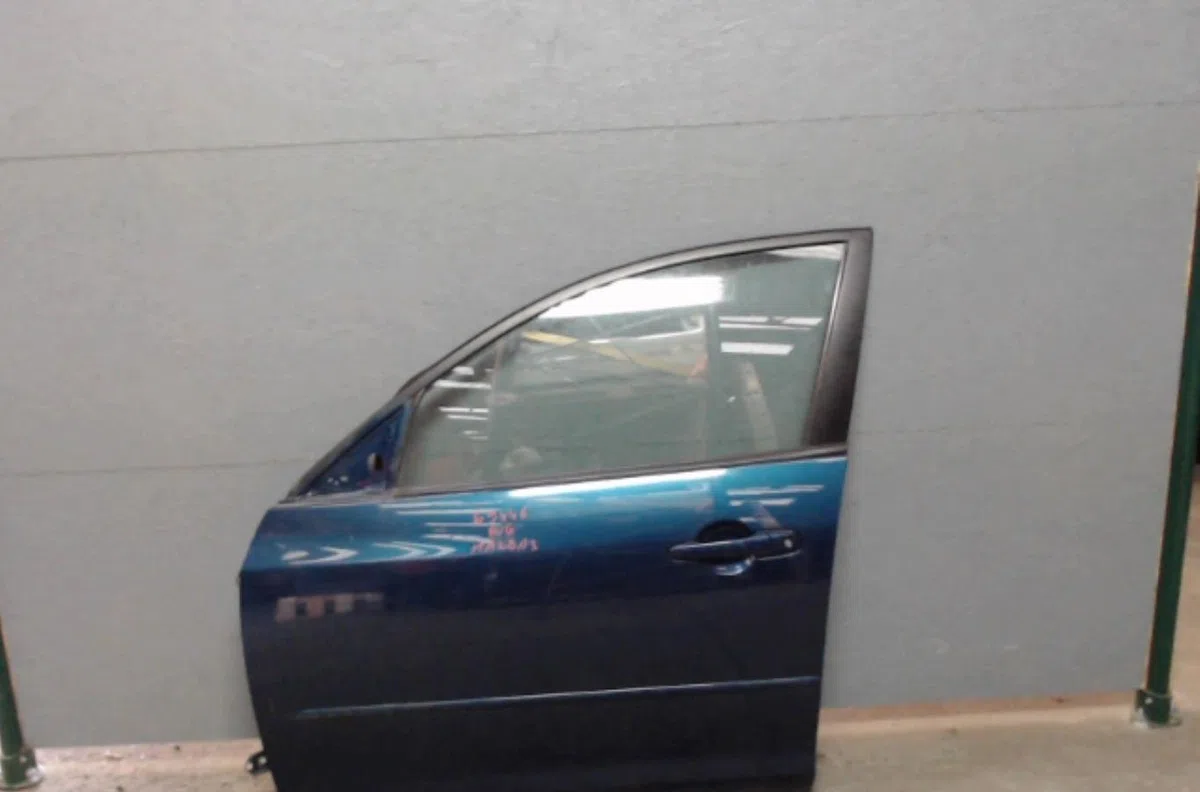 Porte avant gauche MAZDA 3 1  3 1 PHASE 2 occasion