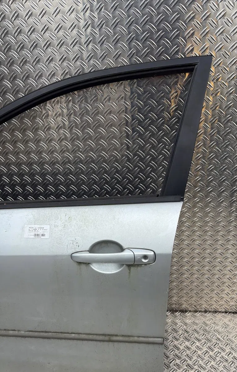 Porte avant gauche Mazda 6 A trois volumes (GG) 2.0 di (gg14) (2002-2007) occasion
