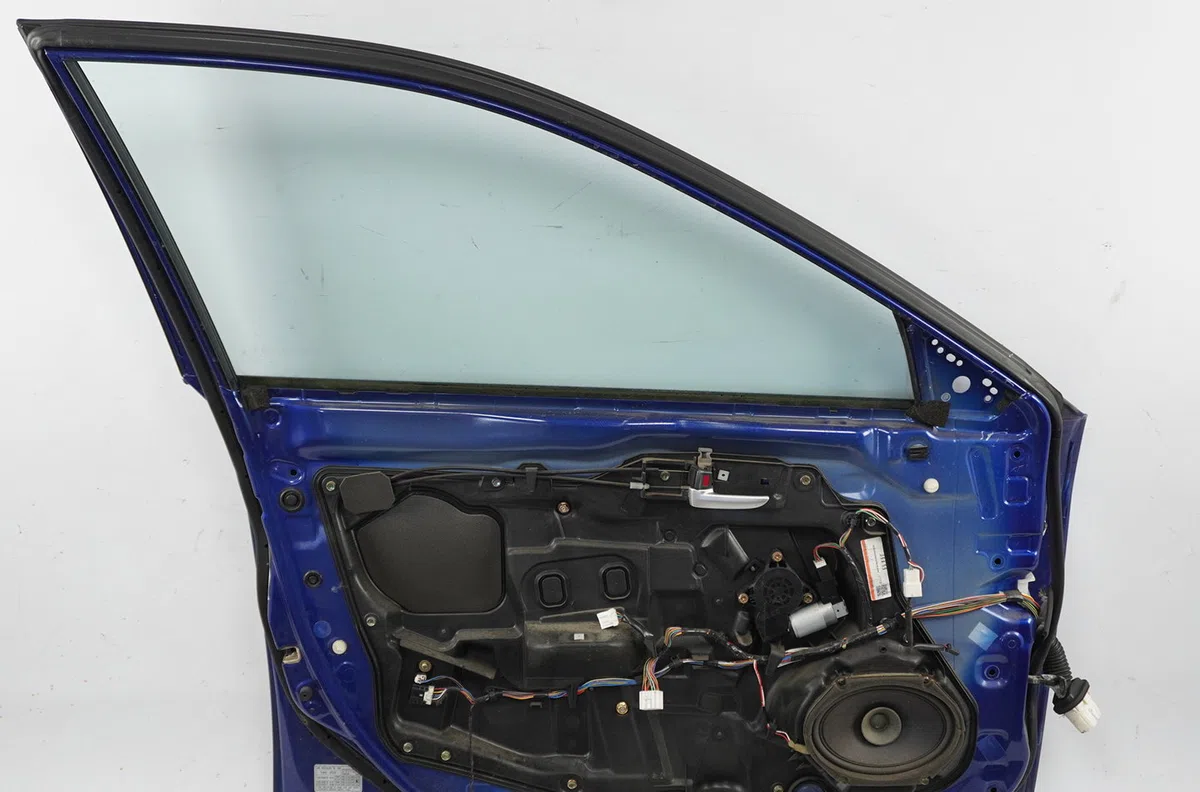 Porte avant gauche Mazda 6 Hatchback (GG) 2.0 (gges) (2002-2007) occasion