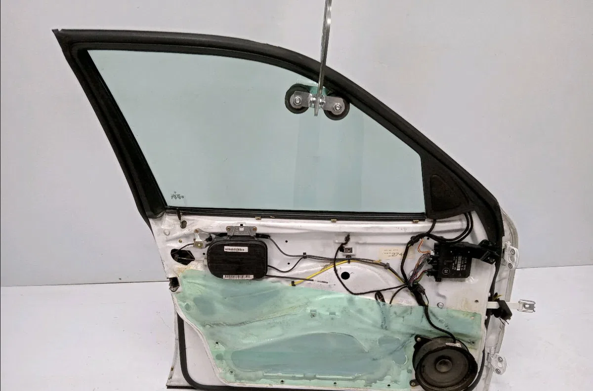 Porte avant gauche Mercedes-benz CLASSE E (W210) E 220 cdi (210.006) (1998-1999) occasion