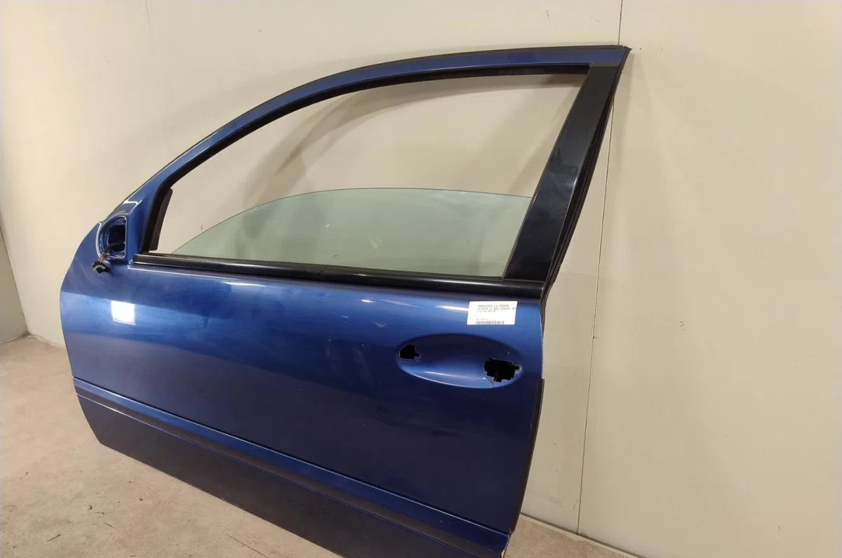 Porte avant gauche MERCEDES CLASSE C 203 COUPE SPORT  0 occasion