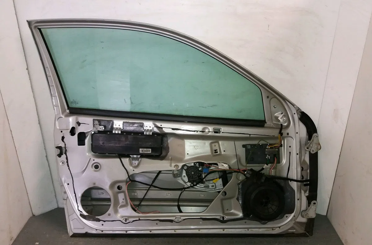 Porte avant gauche MERCEDES CLASSE C COUPE SPORT II 2001 occasion