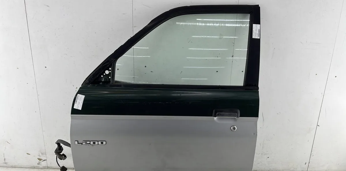 Porte avant gauche MITSUBISHI L 200 2 occasion