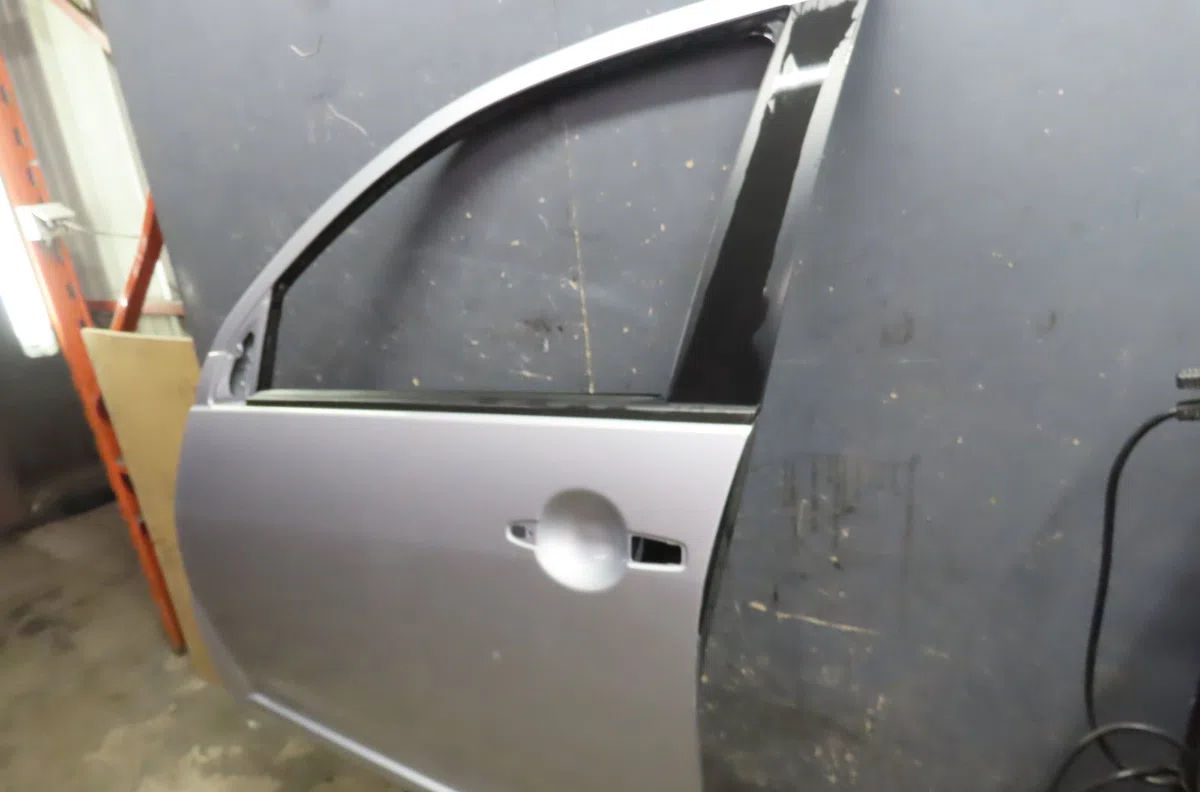 Porte avant gauche Mitsubishi OUTLANDER II (CW_W) 2.0 di-d (cw8w) (2007-2012) occasion