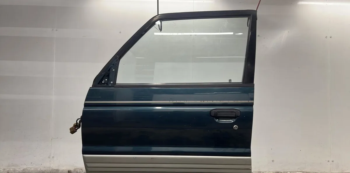 Porte avant gauche MITSUBISHI PAJERO 2 PHASE 1 occasion