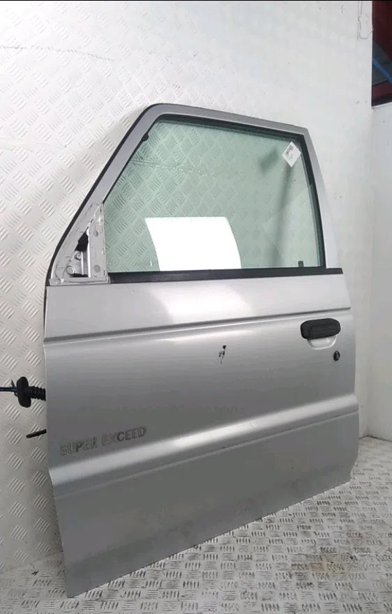 Porte avant gauche Mitsubishi PAJERO II (V3_W, V2_W, V4_W) 2.5 td 4wd (v24c, v24w) (1990-1999) occasion