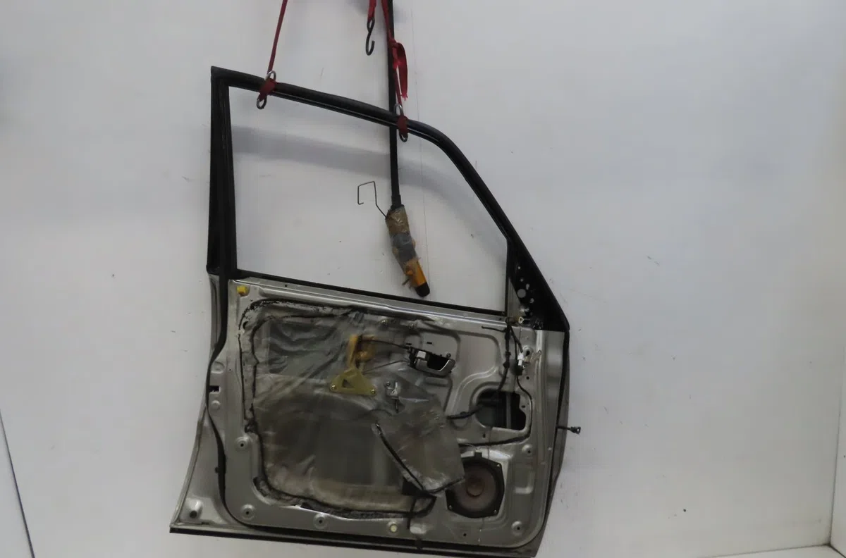 Porte avant gauche Mitsubishi PAJERO III (V7_W, V6_W) 3.2 di-d (v68w) (2000-2006) occasion