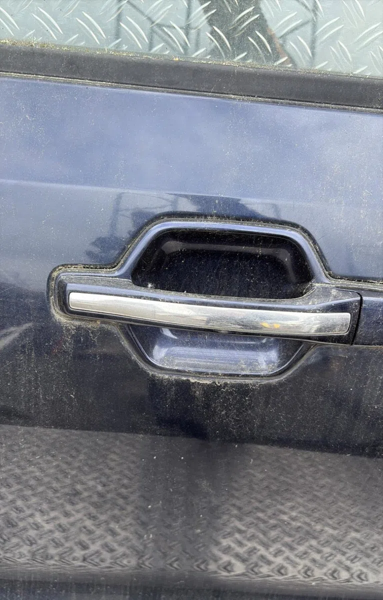 Porte avant gauche Mitsubishi PAJERO III (V7_W, V6_W) 3.2 di-d (v68w, v78w) (2000-2006) occasion