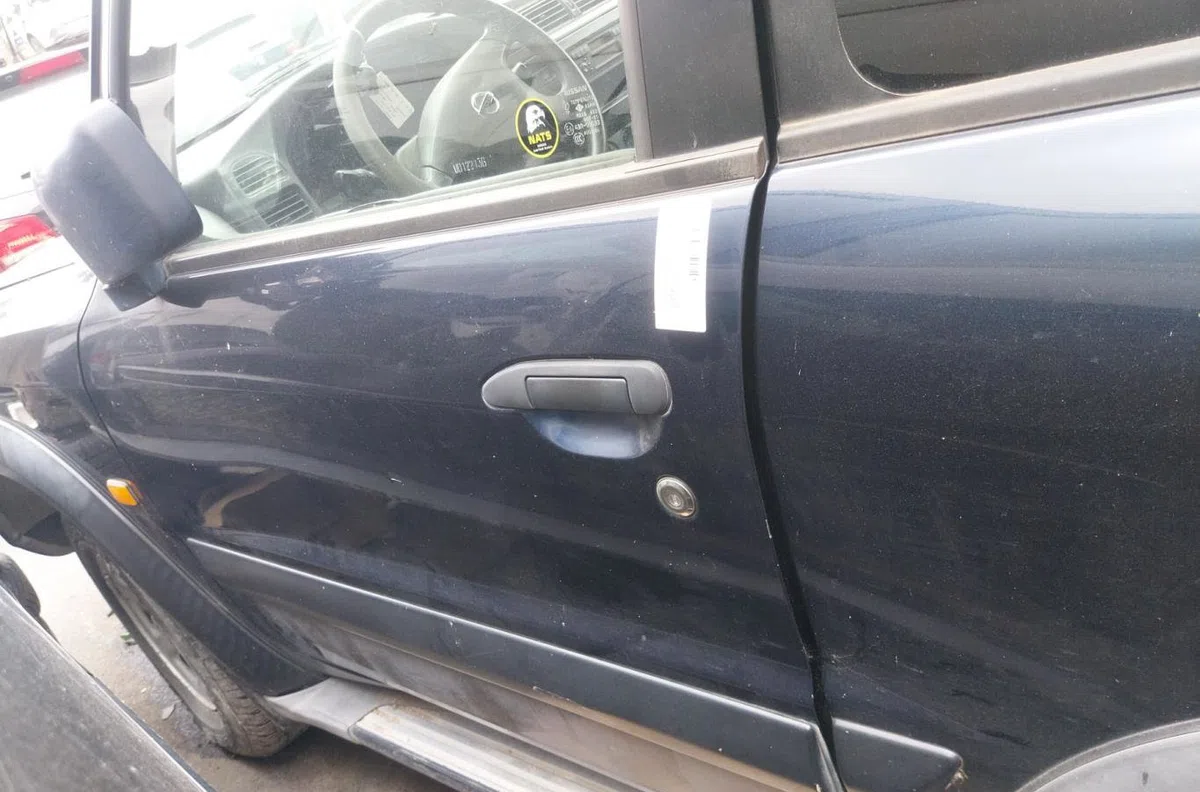 Porte avant gauche Nissan PATROL GR V Wagon (Y61) 3.0 dti (2000) occasion