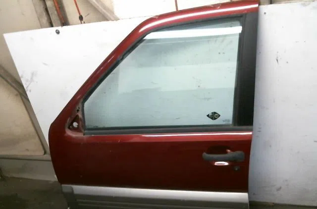 Porte avant gauche Nissan TERRANO II (R20) 2.7 tdi 4wd (1996-2007) occasion