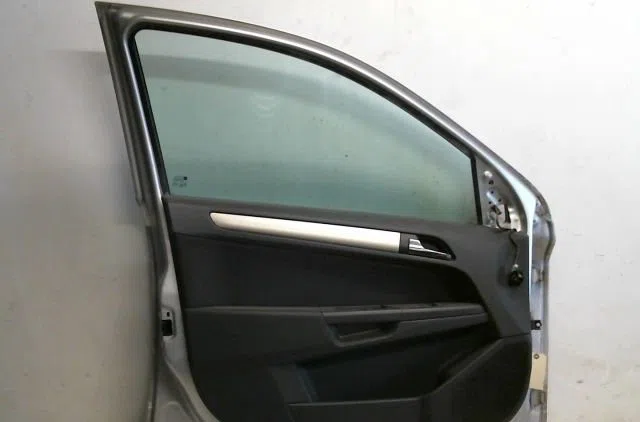 Porte avant gauche Opel ASTRA H (A04) 1.3 cdti (l48) (2005-2010) occasion
