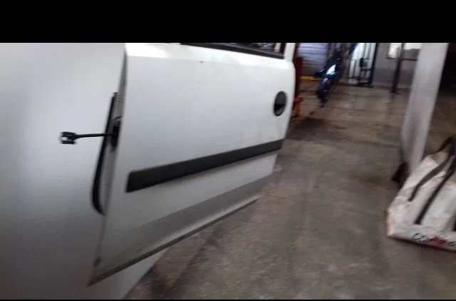 Porte avant gauche Opel COMBO Camionnette-Monospace 1.3 cdti 16v (2005-2012) occasion