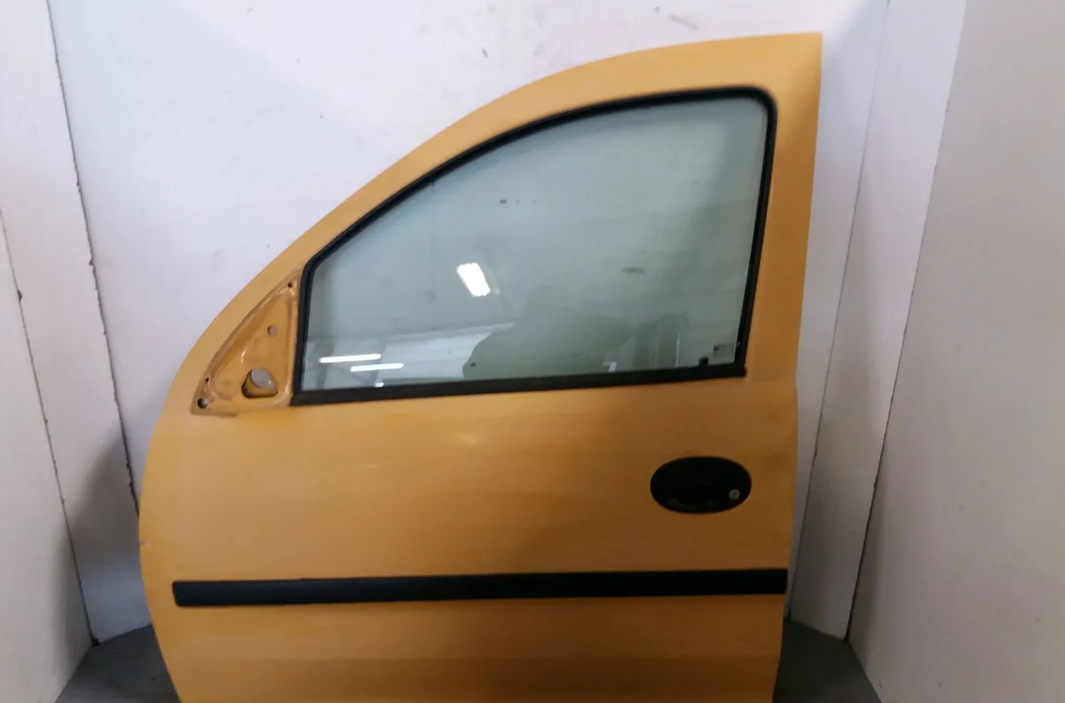 Porte avant gauche Opel COMBO Camionnette-Monospace 1.7 cdti 16v (2004) occasion