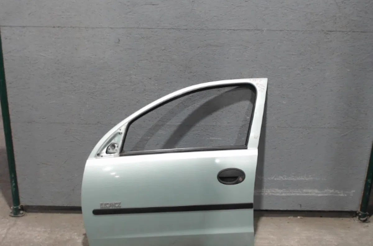 Porte avant gauche OPEL CORSA C  CORSA C PHASE 1 occasion