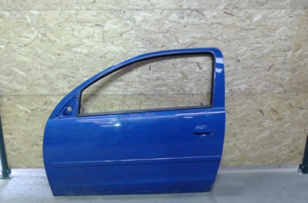 Porte avant gauche Opel CORSA C (X01) 1.0 (f08, f68) (2000-2003) occasion