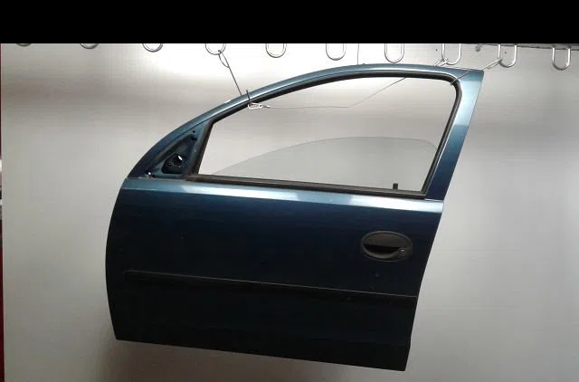 Porte avant gauche Opel CORSA C (X01) 1.2 (f08, f68) (2000-2009) occasion