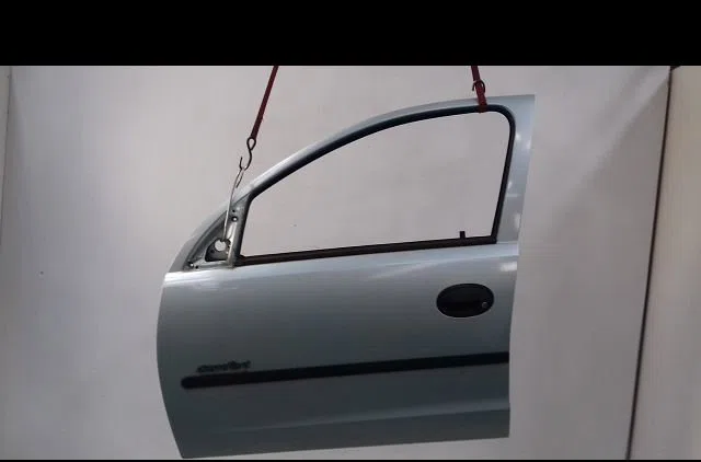 Porte avant gauche Opel CORSA C (X01) 1.7 di (f08, f68) (2000-2009) occasion