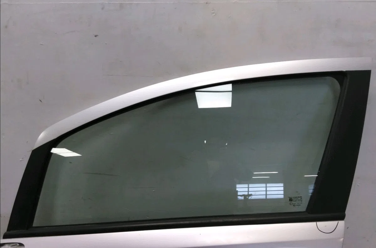 Porte avant gauche Opel CORSA D (S07) 1.7 cdti (l08, l68) (2006-2011) occasion