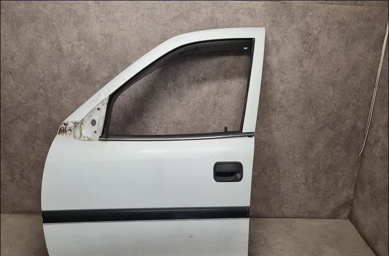 Porte avant gauche Opel VECTRA B (J96) 1.6 i 16v (f19) (1995-2002) occasion