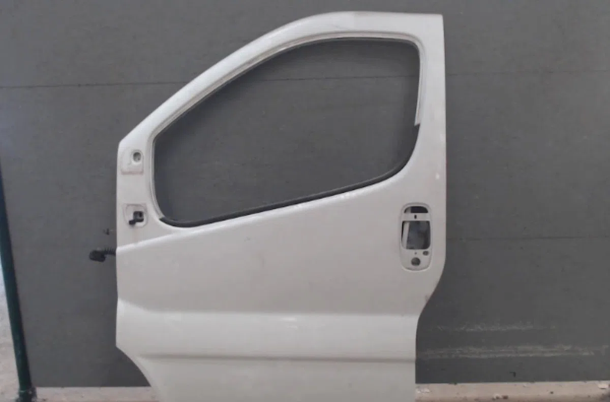 Porte avant gauche OPEL VIVARO 1  VIVARO 1 PHASE 1 occasion