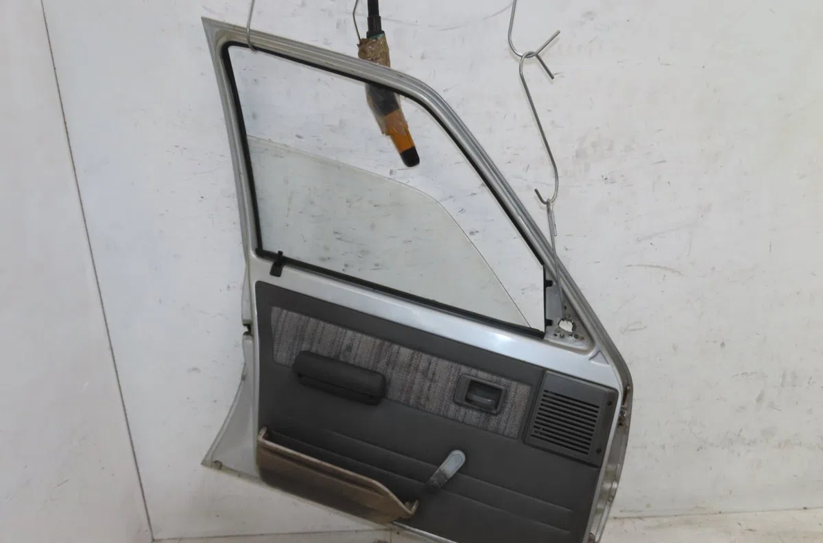 Porte avant gauche Peugeot 205 II (20A-C) 1.7 diesel (1987-1998) occasion