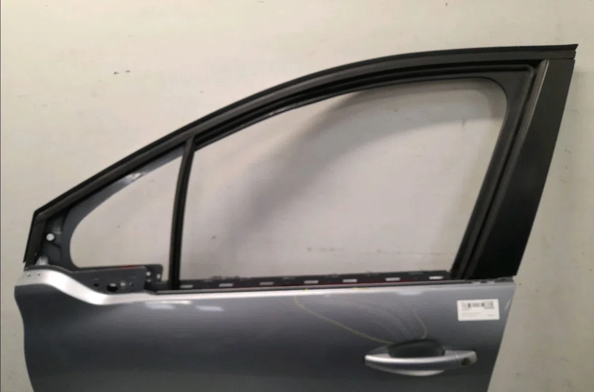 Porte avant gauche Peugeot 208 I (CA_, CC_) 1.5 bluehdi 100 (2018) occasion
