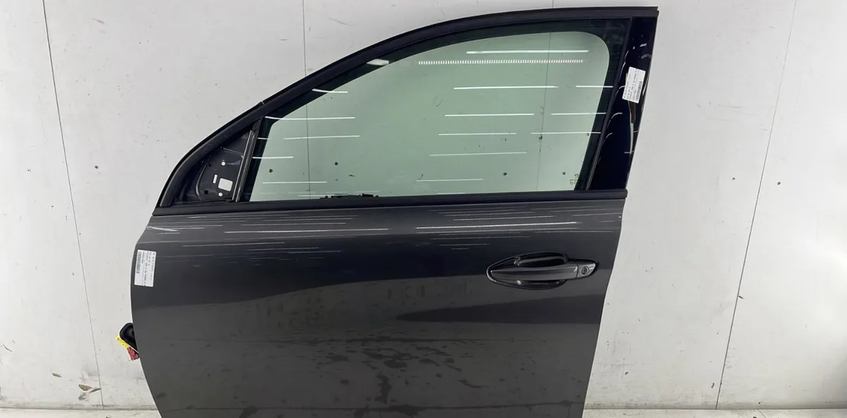 Porte avant gauche PEUGEOT 308 2 SW PHASE 2 BREAK occasion