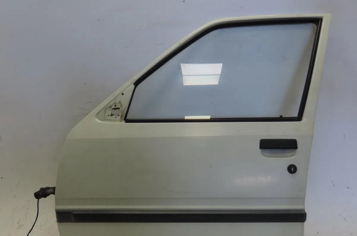 Porte avant gauche Peugeot 309 I (10C, 10A) 1.3 (1985-1989) occasion